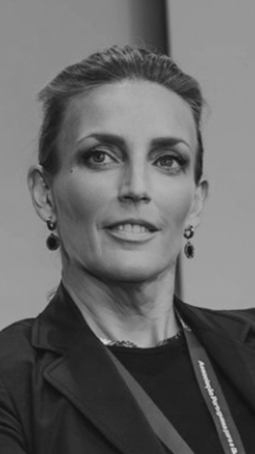 Dr. Victoria Hurth